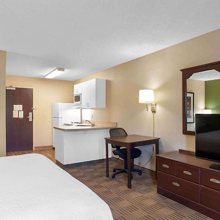 Extended Stay America Select Suites - Greensboro - Wendover Ave - Big Tree Way Exteriér fotografie