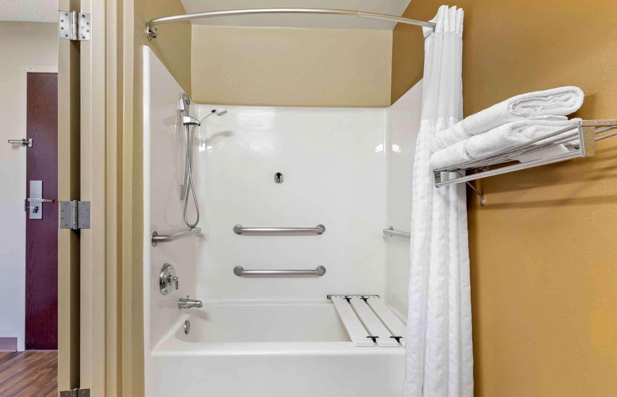 Extended Stay America Select Suites - Greensboro - Wendover Ave - Big Tree Way Exteriér fotografie