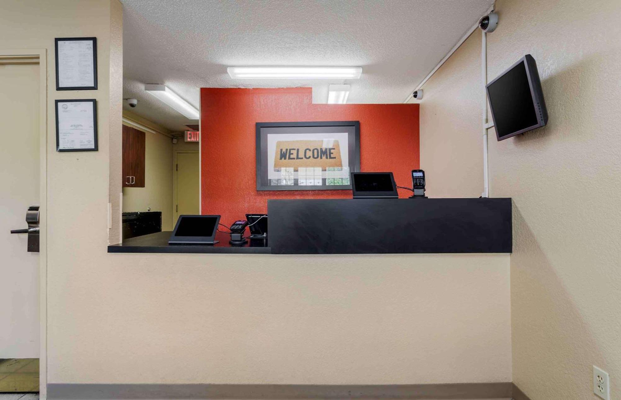 Extended Stay America Select Suites - Greensboro - Wendover Ave - Big Tree Way Exteriér fotografie