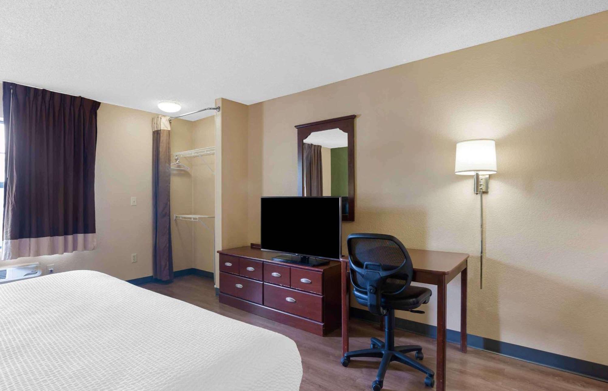 Extended Stay America Select Suites - Greensboro - Wendover Ave - Big Tree Way Exteriér fotografie