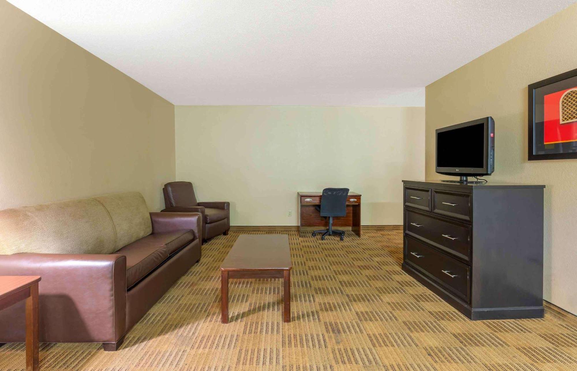 Extended Stay America Select Suites - Greensboro - Wendover Ave - Big Tree Way Exteriér fotografie