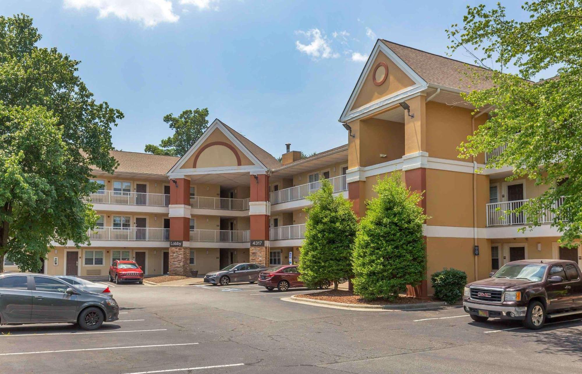 Extended Stay America Select Suites - Greensboro - Wendover Ave - Big Tree Way Exteriér fotografie