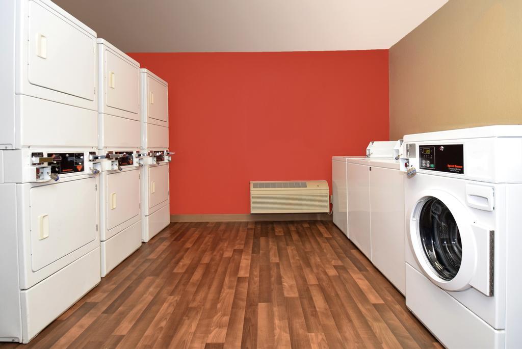 Extended Stay America Select Suites - Greensboro - Wendover Ave - Big Tree Way Exteriér fotografie