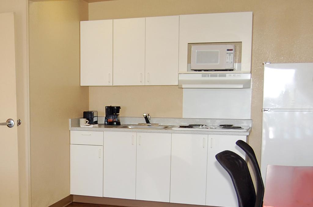 Extended Stay America Select Suites - Greensboro - Wendover Ave - Big Tree Way Exteriér fotografie