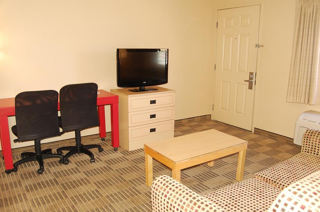 Extended Stay America Select Suites - Greensboro - Wendover Ave - Big Tree Way Exteriér fotografie