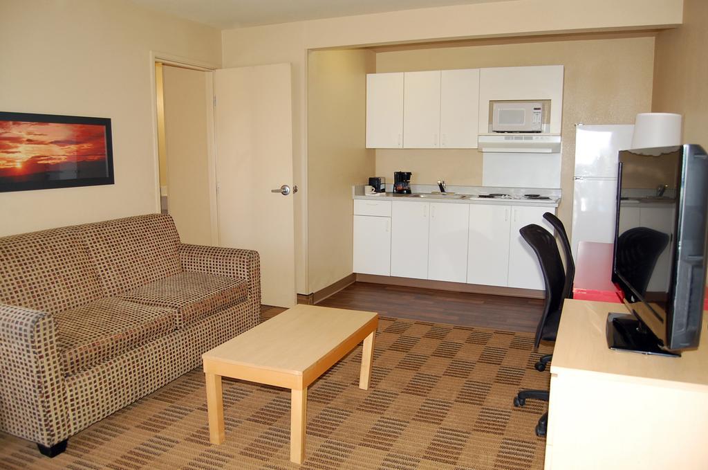 Extended Stay America Select Suites - Greensboro - Wendover Ave - Big Tree Way Exteriér fotografie