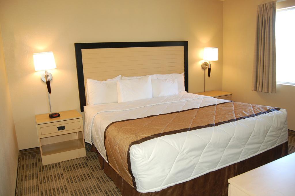 Extended Stay America Select Suites - Greensboro - Wendover Ave - Big Tree Way Exteriér fotografie