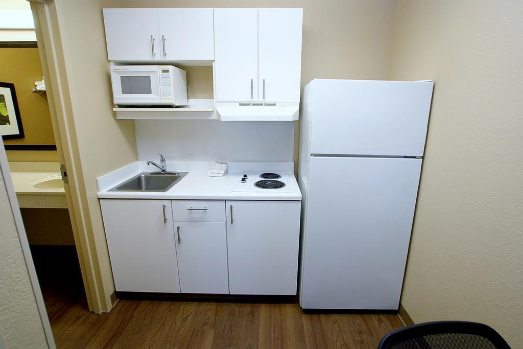 Extended Stay America Select Suites - Greensboro - Wendover Ave - Big Tree Way Exteriér fotografie