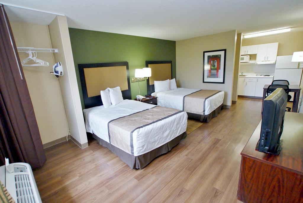 Extended Stay America Select Suites - Greensboro - Wendover Ave - Big Tree Way Exteriér fotografie