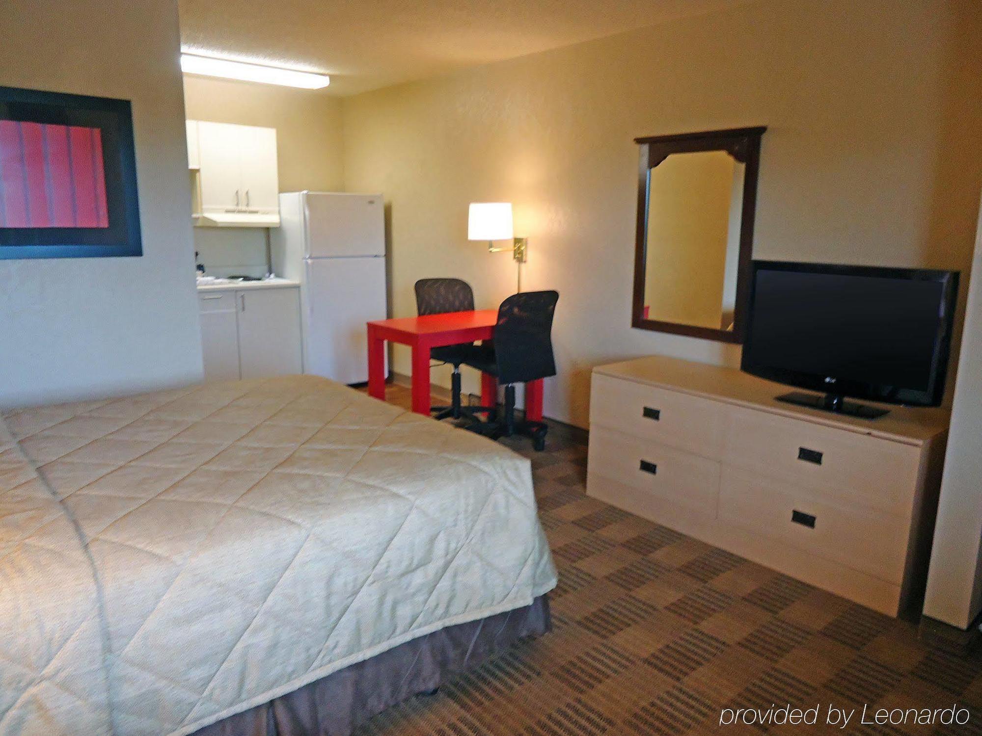 Extended Stay America Select Suites - Greensboro - Wendover Ave - Big Tree Way Exteriér fotografie