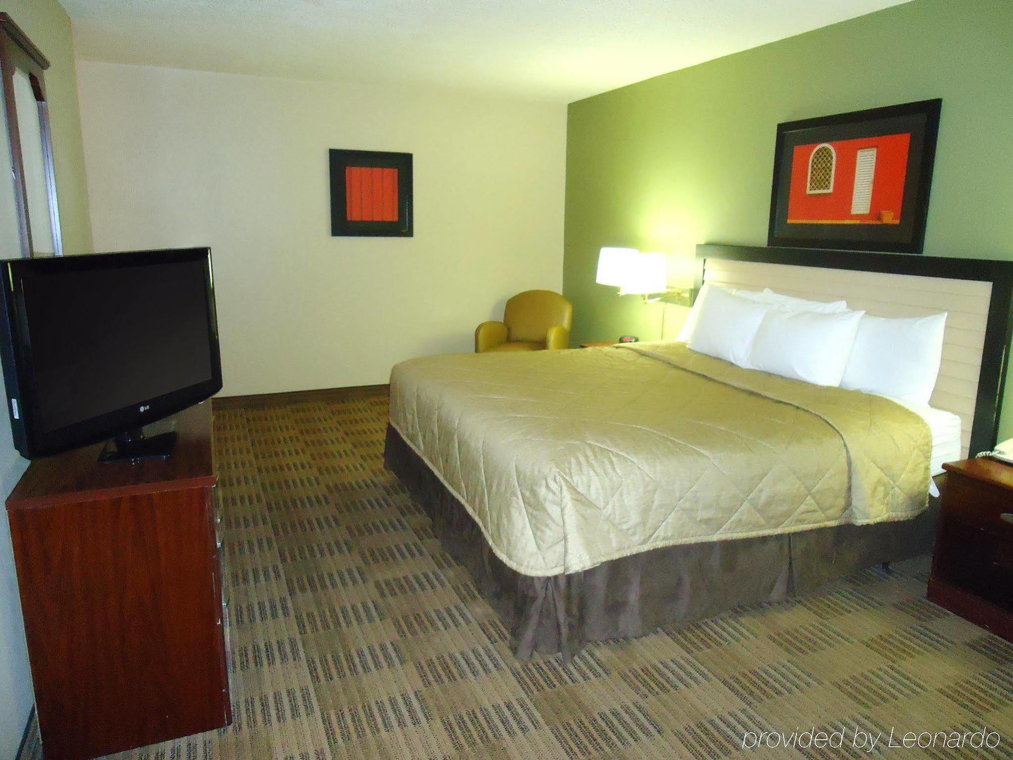 Extended Stay America Select Suites - Greensboro - Wendover Ave - Big Tree Way Exteriér fotografie