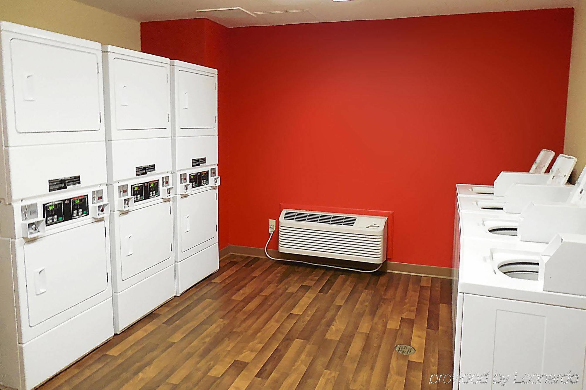 Extended Stay America Select Suites - Greensboro - Wendover Ave - Big Tree Way Exteriér fotografie