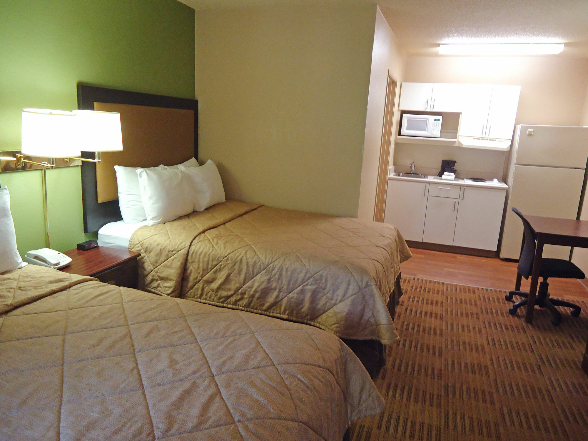 Extended Stay America Select Suites - Greensboro - Wendover Ave - Big Tree Way Exteriér fotografie