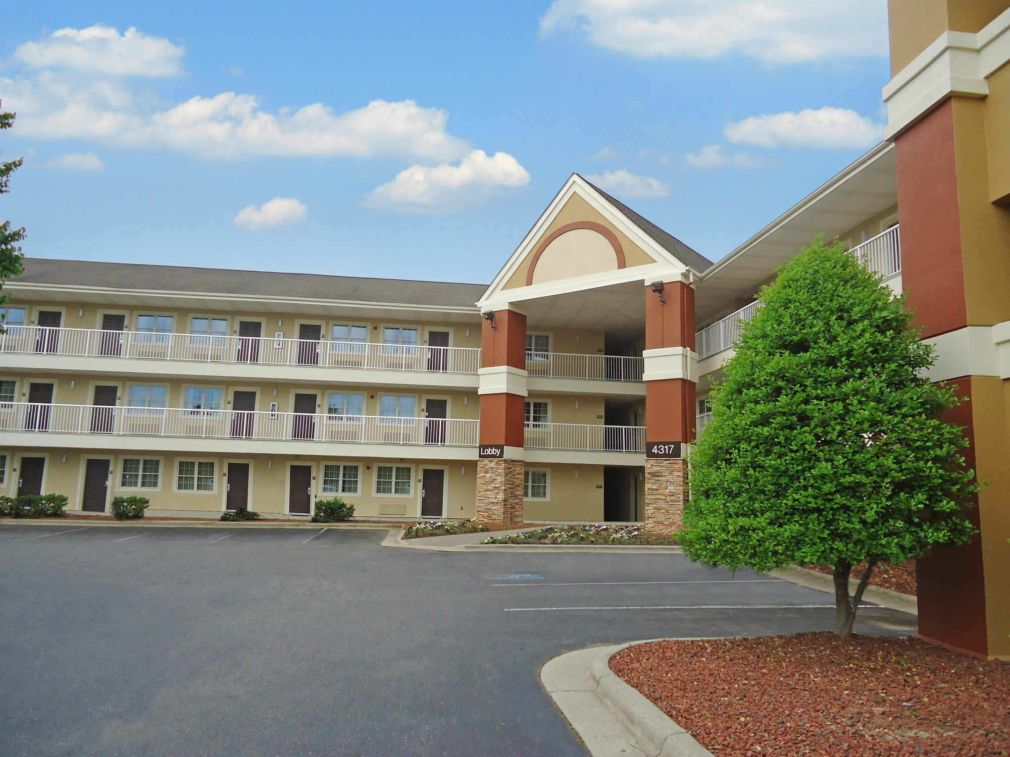 Extended Stay America Select Suites - Greensboro - Wendover Ave - Big Tree Way Exteriér fotografie